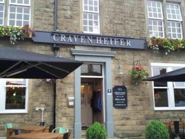 The Craven Heifer Bed & Breakfast Addingham Exterior photo